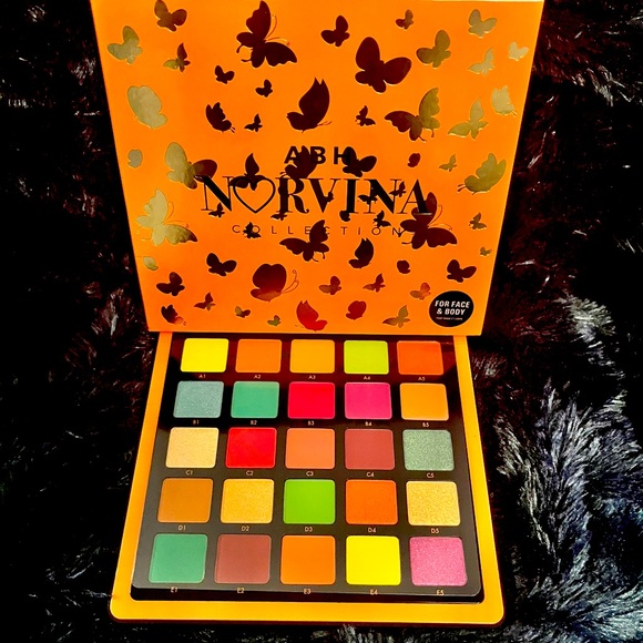 Anastasia Beverly Hills NORVINA® Pro Pigment Palette Vol. 3 - Picture 1 of 5